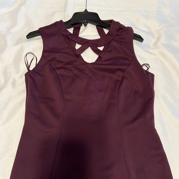 Cleo burgundy dress. Size 6 - Picture 2 of 6